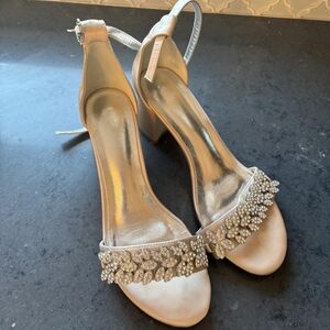 Elegant Women's Crystal Embellished Ankle-Strap Sandals - Champagne